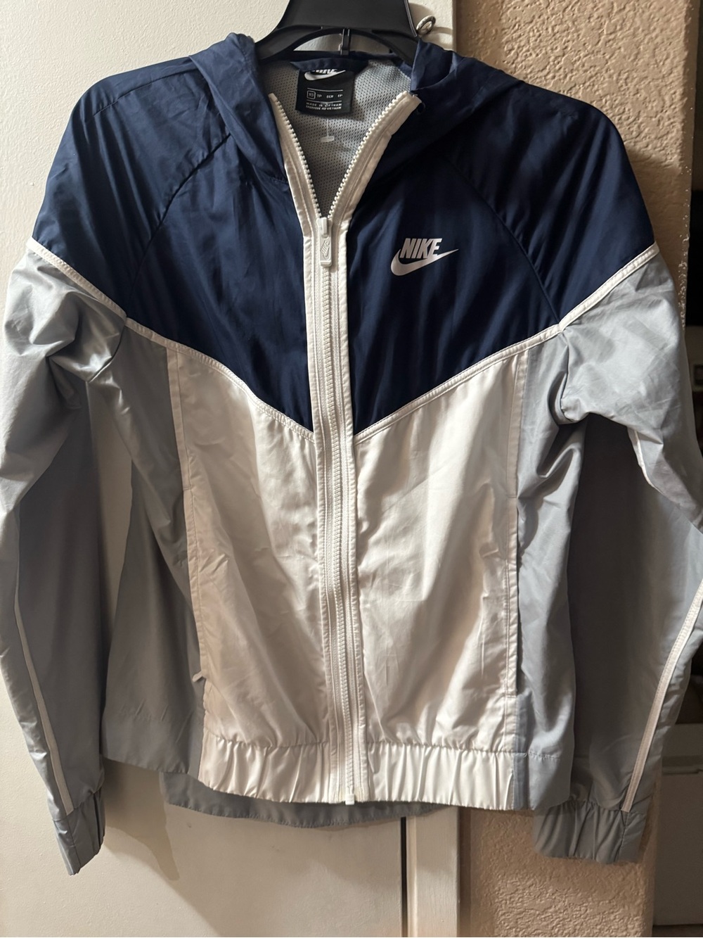 Nike Women’s Colorblock Windbreaker Jacket - Navy & Light Gray size XS